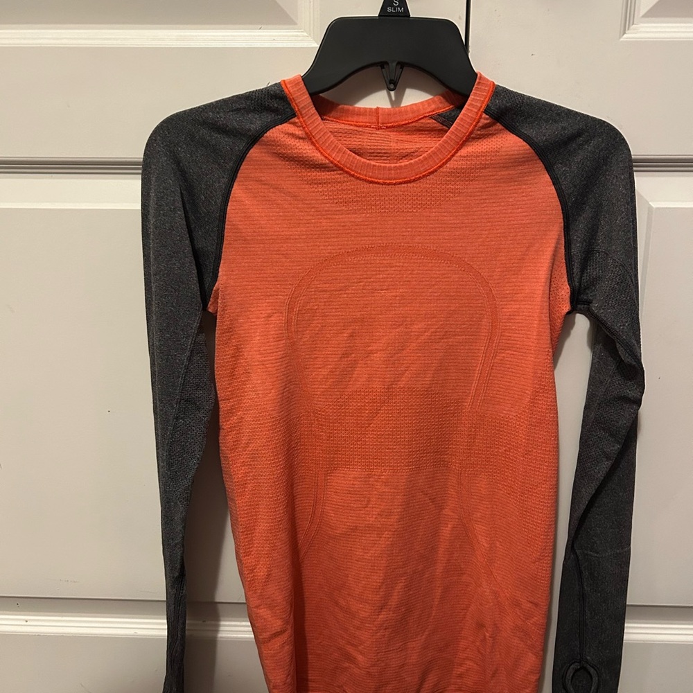 athletic top